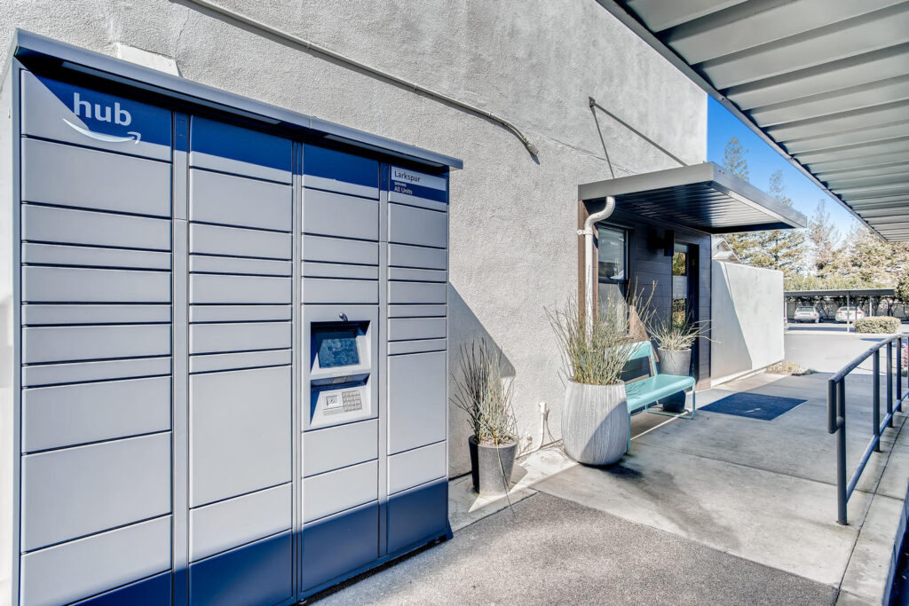 Mailbox Larkspur Lane