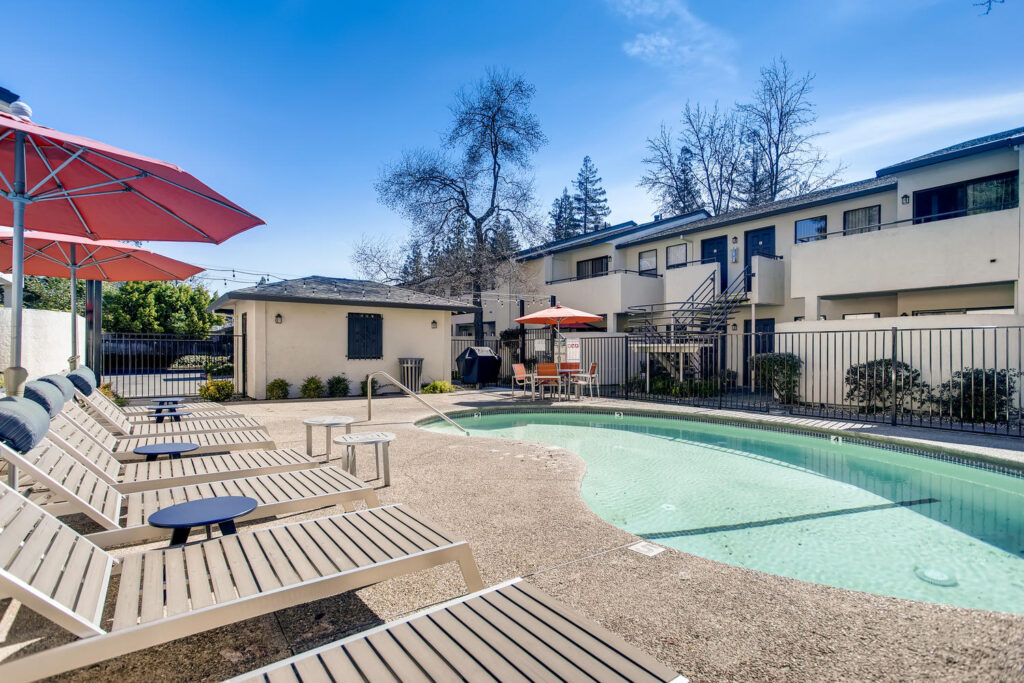 Pool with deck seating